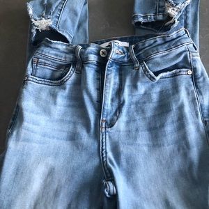 Great fitting jeans with nice stretch- no signs of wear